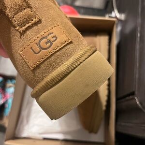 UGG Classic Ultra Mini Boots in Chestnut